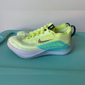 Nike Zoom Fly 4